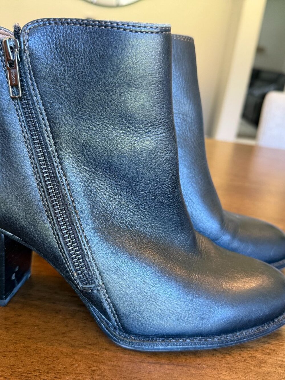 Sofft Black Leather Ankle Boots Size 9M Block Heel Zip Booties